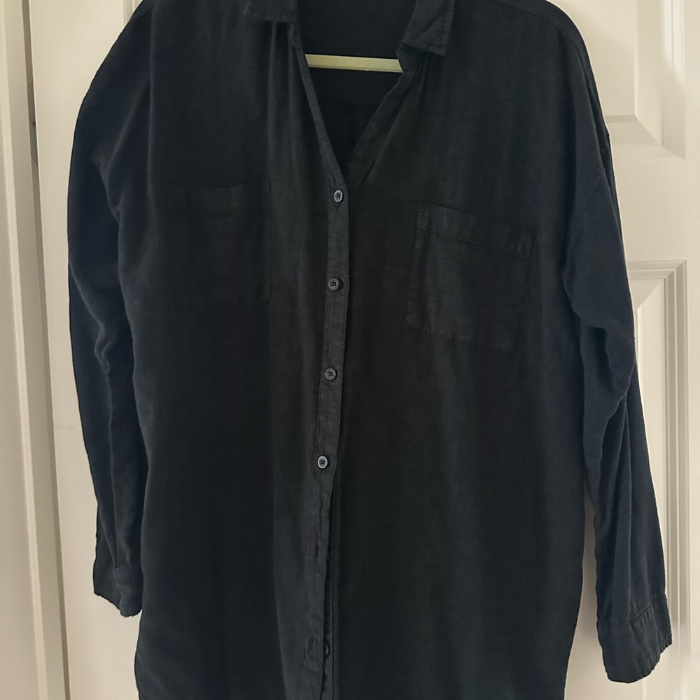 Carly Jean Los Angeles Black Button-Down Shirt